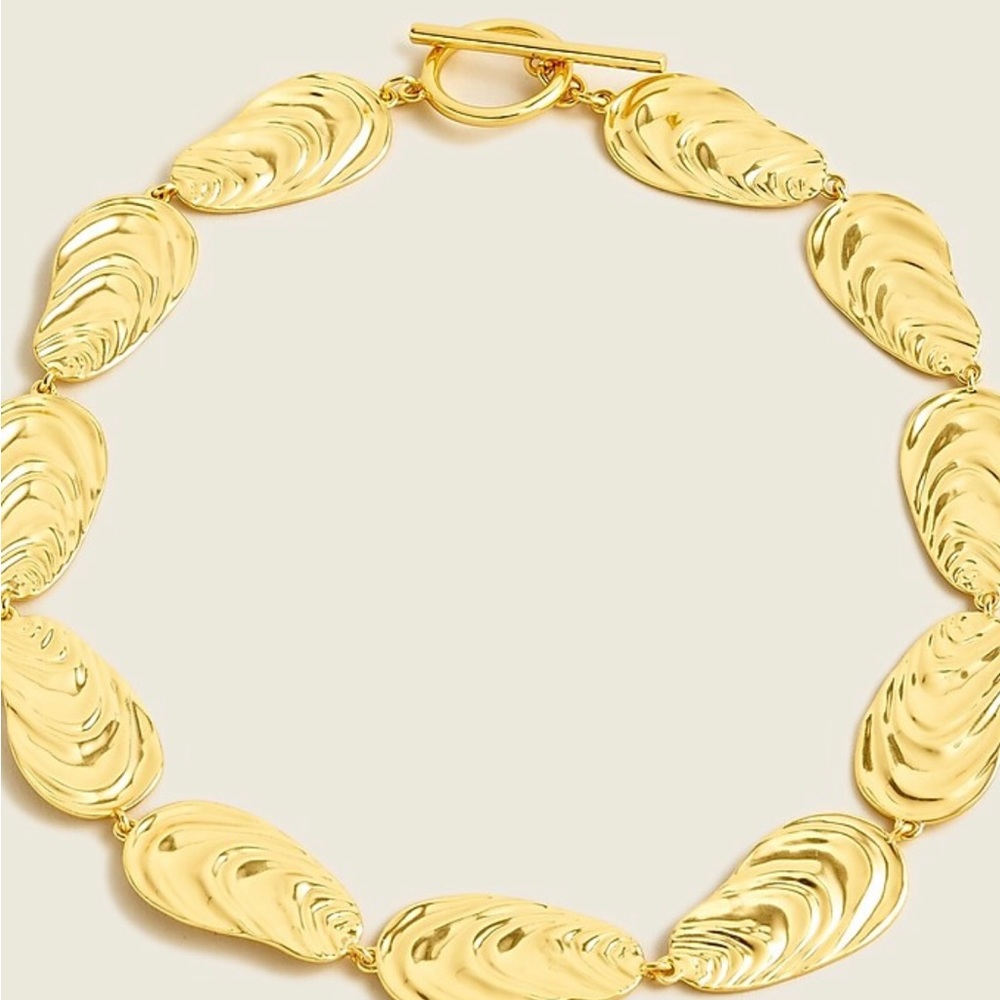 NWOT Gold toggle Necklace